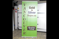Economy retractable banner stand