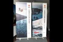 Economy retractable banner stand