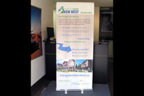 Economy retractable banner stand